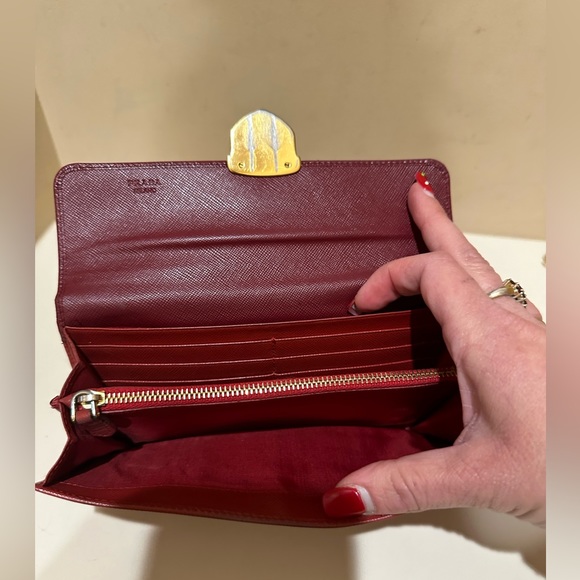 PRADA SAFFIANO RED LEATHER FLAP WALLET ON A CHAIN - Picture 4 of 8